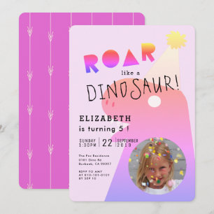 恐竜のT-Rexのネオンピンクの写真の女の子の誕生日 招待状