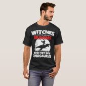 恐竜を乗せた魔女 Tシャツ (正面フル)