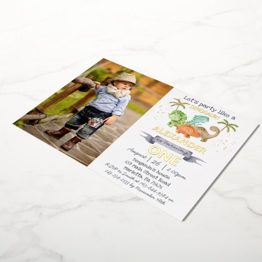 恐竜ジュラ紀の最初の誕生日の写真実在の金ゴールド 箔招待状 (回転した状態)