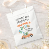 恐竜ドライブバイ誕生日パレードパーティー フェイバーバッグ (クリップ留めされた状態)