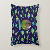 恐竜パーソナライズされたの少年の写真と名前 アクセントクッション (正面(垂直))