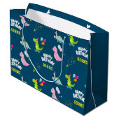 恐竜パーソナライズされた子供の誕生日 ラージペーパーバッグ (裏面アングル)