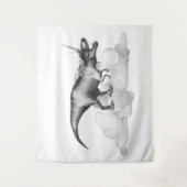 恐竜ユニコーン シルバー | ファンタジーユニコーンの角を持つ恐竜 タペストリー (正面)