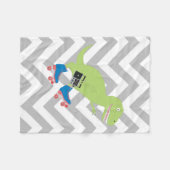 恐竜ローラスケートで滑る保持無線 フリースブランケット (正面(横))