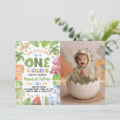 恐竜ワンサウルスの最初の誕生日の写真 招待状 (スタンド正面)