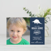 恐竜名門私立校風ののシルエット誕生日パーティーの写真 招待状 (スタンド正面)