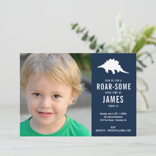 恐竜名門私立校風ののシルエット誕生日パーティーの写真 招待状 (スタンド正面)