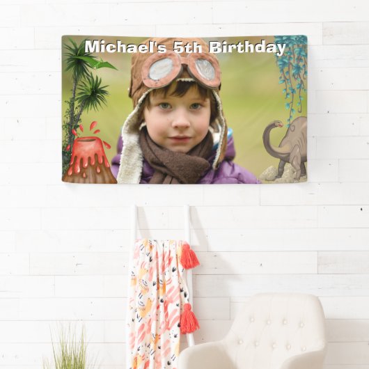 恐竜火山の先史時代の少年の誕生日写真 横断幕 (インサイチュ)