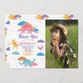 恐竜3人のレックスかわいい女の子ピンクのパーティー写真 招待状 (正面/裏面)