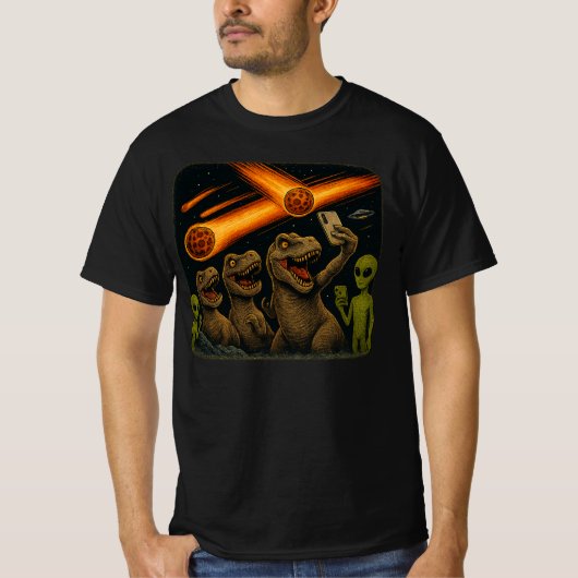 恐竜 T-Rex & エイリアン UFO 自撮り | Tシャツ (正面)