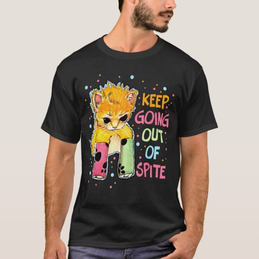 恨みがましく楽しく遊び続ける猫と Tシャツ (正面)