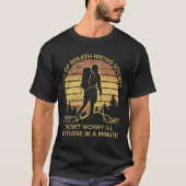息をのむようなハイキング協会サンセットシルエット Tシャツ (正面)