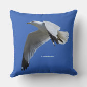 息をのむようなリングや輪でハシバメが飛んでいる クッション (裏面)