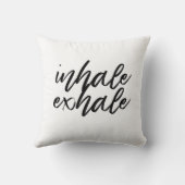 息を吐く クッション (裏面)