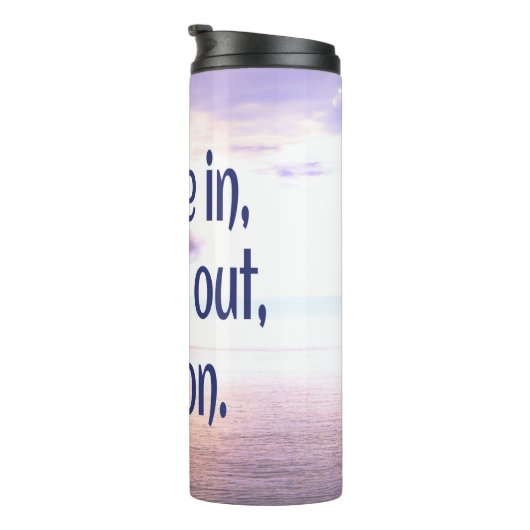 息を吸い、息を吐き、動きやる気を起こさせる続け タンブラー (回転右)