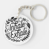 息を吸って吐き出す深い キーホルダー (裏面)