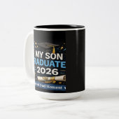 息子が卒業おめでとう 2026 ツートーンマグカップ (正面左)