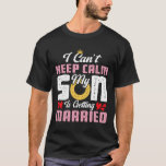 息子が結婚し保ているなんて落ち着かない Tシャツ<br><div class="desc">私の息子保が結婚するなんて落ち着結婚かない</div>
