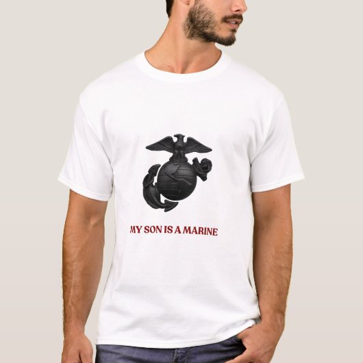 息子は海兵隊員 ママもパパも誇り高い軍属Tシャツ Tシャツ (正面)