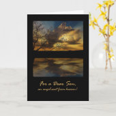 息子、劇的な日没および湖のための誕生日 カード (黄色い花)