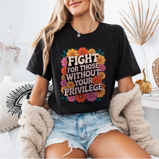 恵まれない人々のために闘え アクティビスト Tシャツ