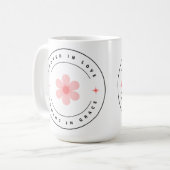 恵みとともに成長する愛に根ざす感動的- コーヒーマグカップ (正面左)