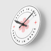 恵みとともに成長する愛に根ざす感動的- ラウンド壁時計 (傾斜)