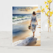 悔やみや弔慰ウーマン歩くザビーチ カード (黄色い花)