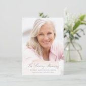 悔やみや弔慰シンプルシルバースクリプト写真葬儀 サンキューカード (スタンド正面)