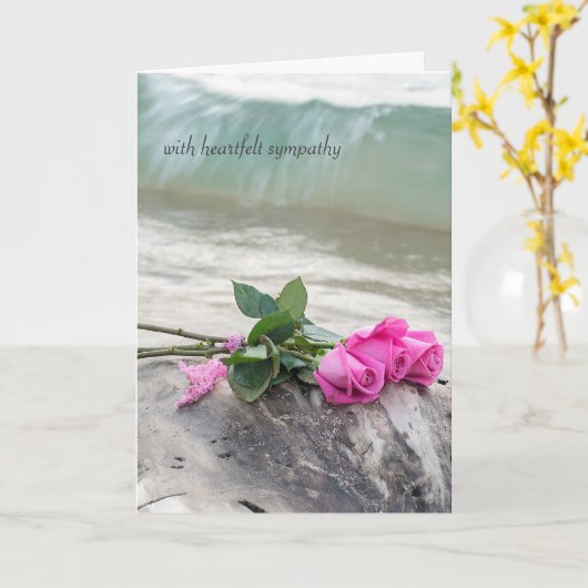 悔やみや弔慰ピンクのローズブーケをドリフトウッドに カード (黄色い花)