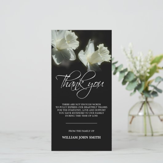 悔やみや弔慰フラワーダフォジルサンキューブラック |写真 サンキューカード (スタンド正面)
