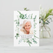 悔やみや弔慰ユーカリ緑カスタム園フォトメモリアル サンキューカード (スタンド正面)