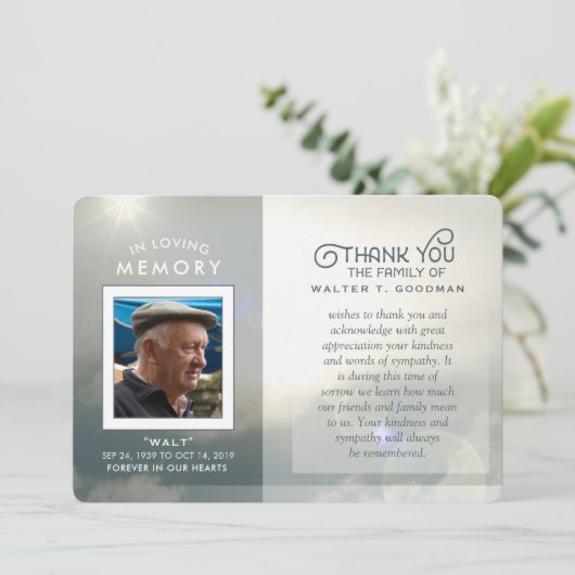 悔やみや弔慰ユー平和な雲ブルー&ホワイト サンキューカード (スタンド正面)