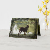 悔やみや弔慰-湖を見落としているドーベルマン犬を使って カード (黄色い花)