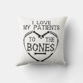 患者を骨のカイロプラクターに愛す クッション (裏面)