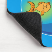 悩まされた金魚 マウスパッド (コーナー)