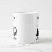 悪いことのように「悪い」と言う ジャンボコーヒーマグカップ (正面)