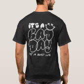 悪い日ではない悪い生活の都市グラフィティスタイル Tシャツ (裏面)