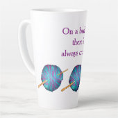 悪い日には必ずかぎ針編み、あなたの名前 カフェラテマグ (左アングル)