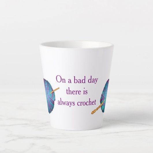 悪い日には必ず針編みをするパーソナライズされた。 カフェラテマグ (正面)