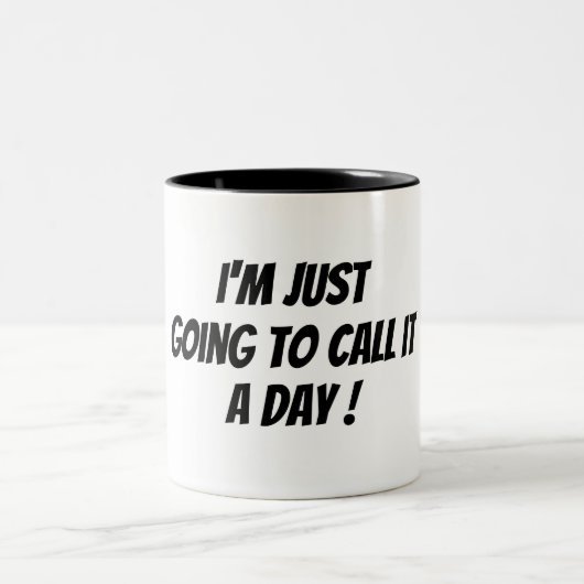 悪い朝の白黒と呼んでいおもしろいる ツートーンマグカップ (中央)