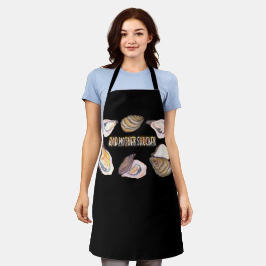 悪い母親のシャッカーおもしろいカキ中毒とシーフー エプロン (着用した状態)
