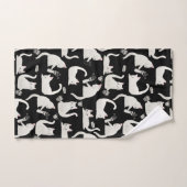 悪い猫が物を叩き、白い猫が黒 バスタオルセット (ハンドタオル)