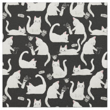 悪い猫が物を叩き、白い猫が黒