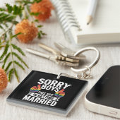 悪い男の子この男は結婚しているLGBTQプライド キーホルダー (正面右)