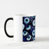 悪のまなざしの保護お守り モーフィングマグカップ (左)