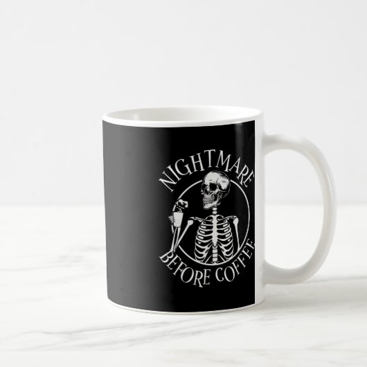 悪夢の前にコーヒーハロウィーンのスケルトン保持 コーヒーマグカップ (右)
