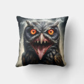 「悪夢の翼：ヴァンパイアフクロウ」 クッション (裏面)