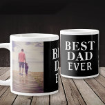 悪最高のいEver Father's Day 2 Photo Collage Black ジャンボコーヒーマグカップ<br><div class="desc">悪い最高のEver Father's Day 2 Photo Collage Black Giant Coffee Mug.写真でマグカップをパーソナライズする – 2枚の写真をテンプレートに挿入。白モダンはっきりしたパパ最高のEver – 必要な文字の任意の部分を変更もしできる自分の父パーソナライズされたの日の贈り物をパパのために作成する。</div>