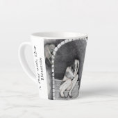 「悪魔と共に過ごす日」 カフェラテマグ (左アングル)